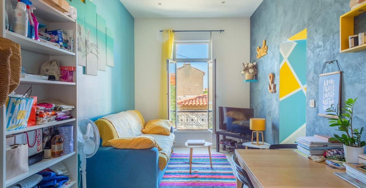 Chambre avec lit double de l'appartement meublé Malmousque, Endoume, Marseille 7ᵉ