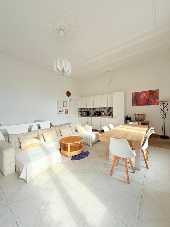 Duplex Bonheur Sun Vue dégagée Montagne et Mer avec Terrasse et Jacuzzi 8